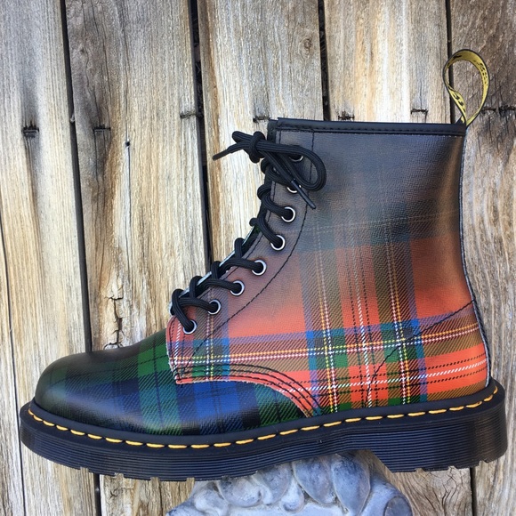 Dr. Martens Shoes - NWT Dr. Martens 1460 Tartan Plaid Combat Boot 11